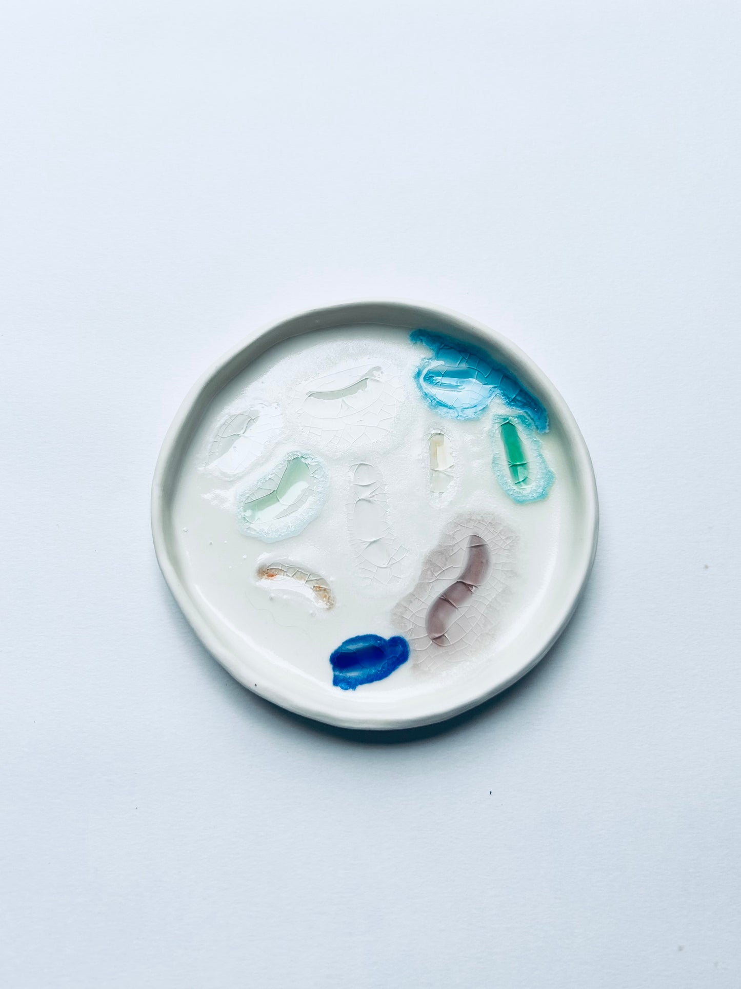 Glassy dish