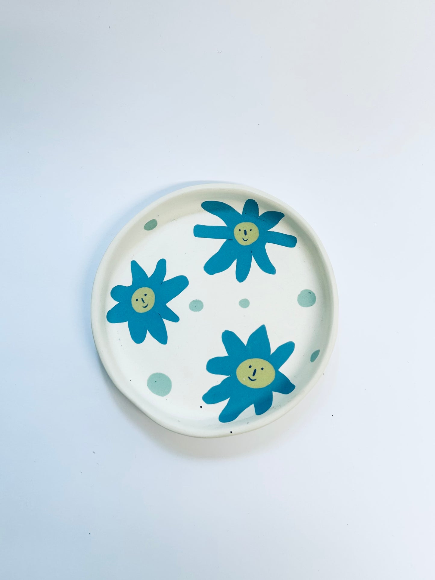 Happy flowers dish