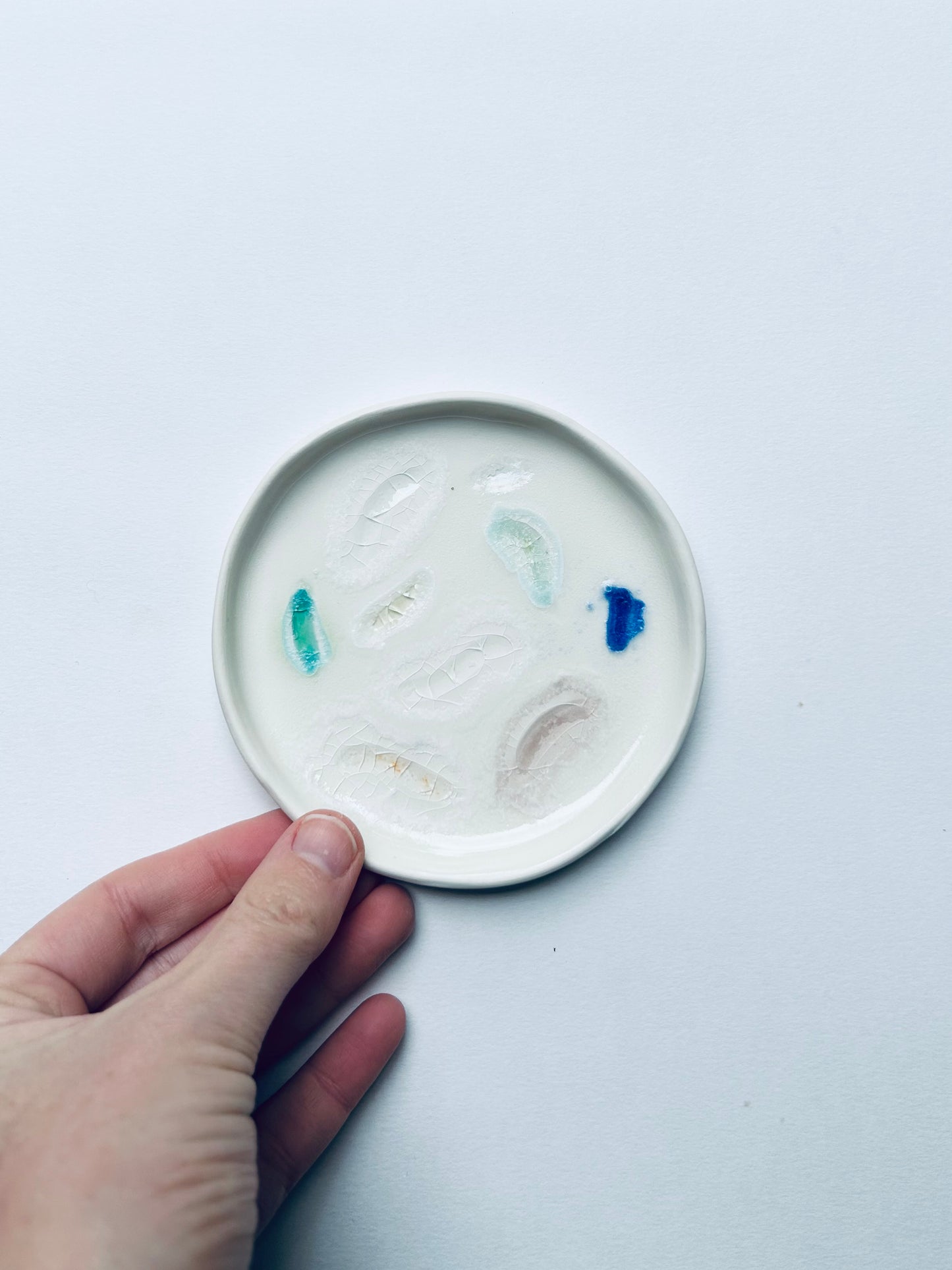 Glassy dish