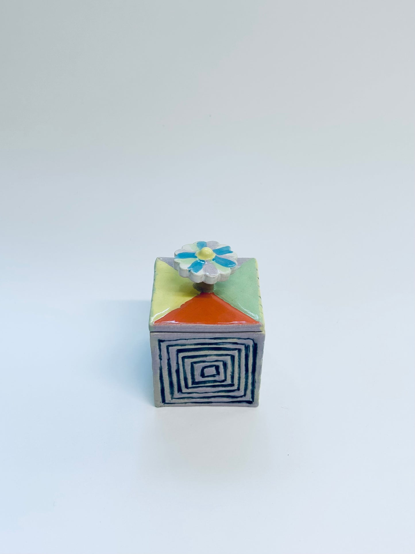 Flower trinket box