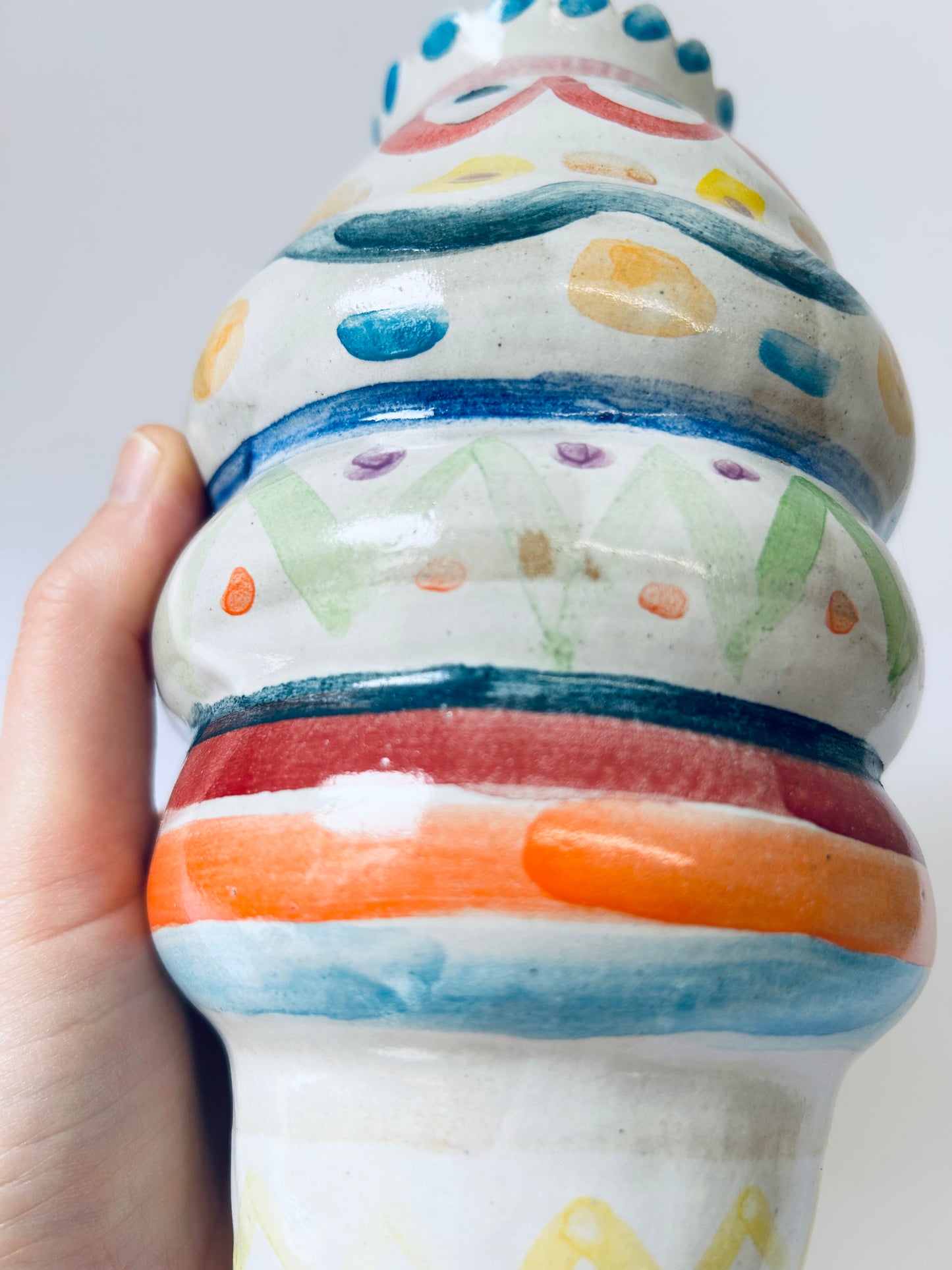 Scalloped edge colourful vase