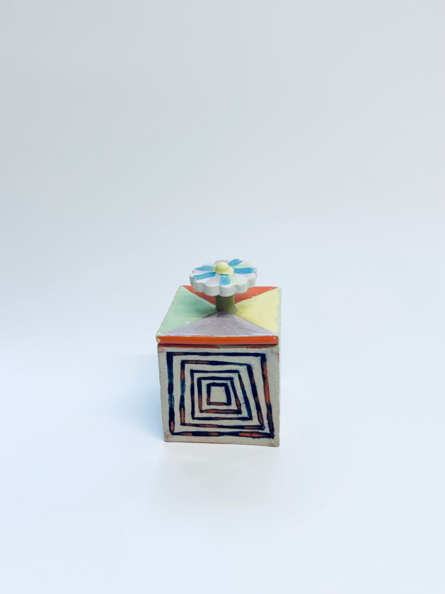 Flower trinket box