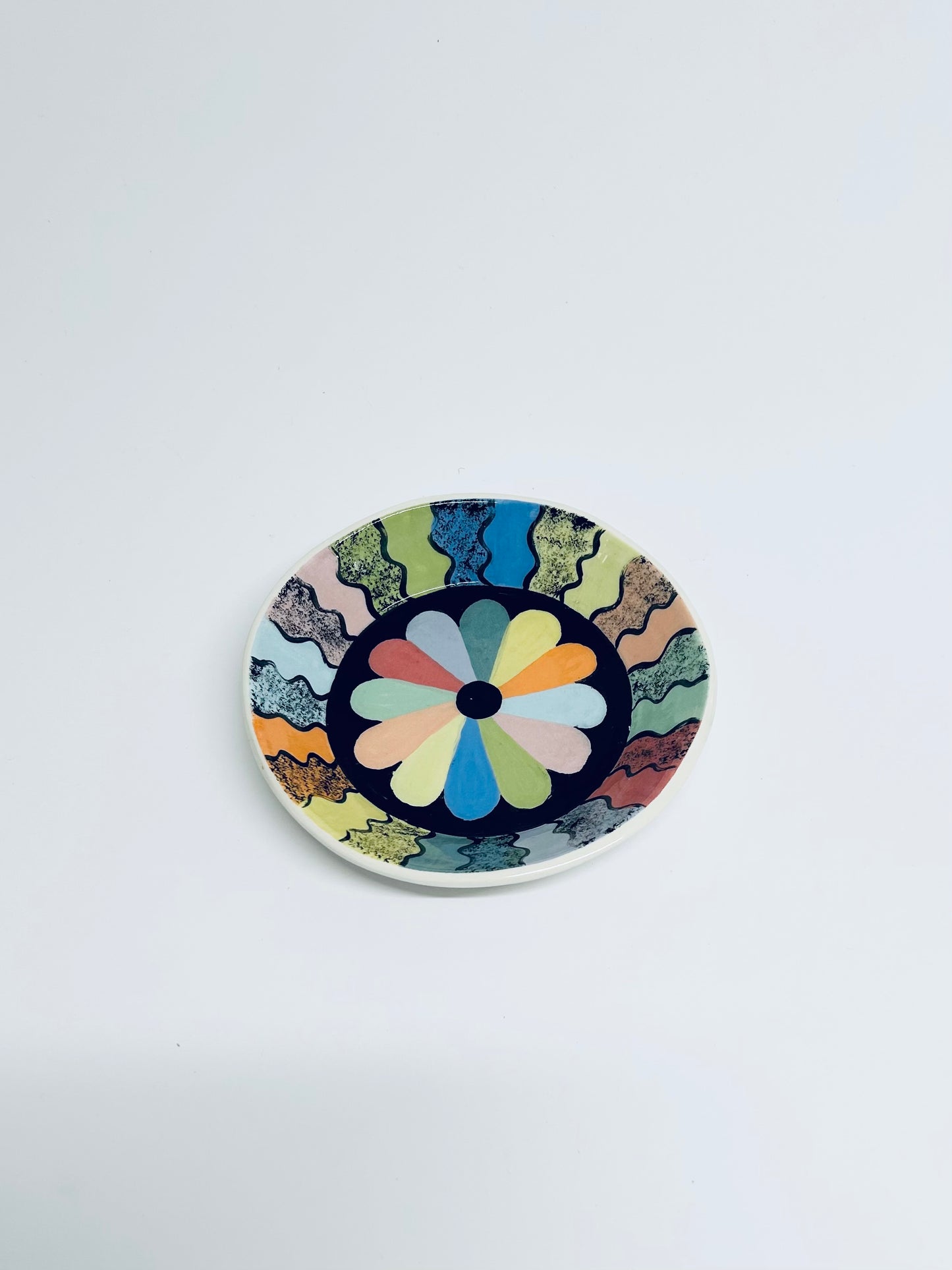 Wavy flower dish