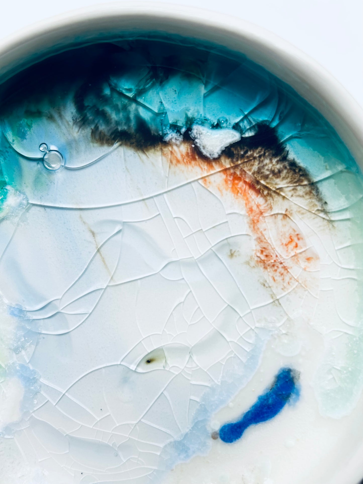 Glassy dish