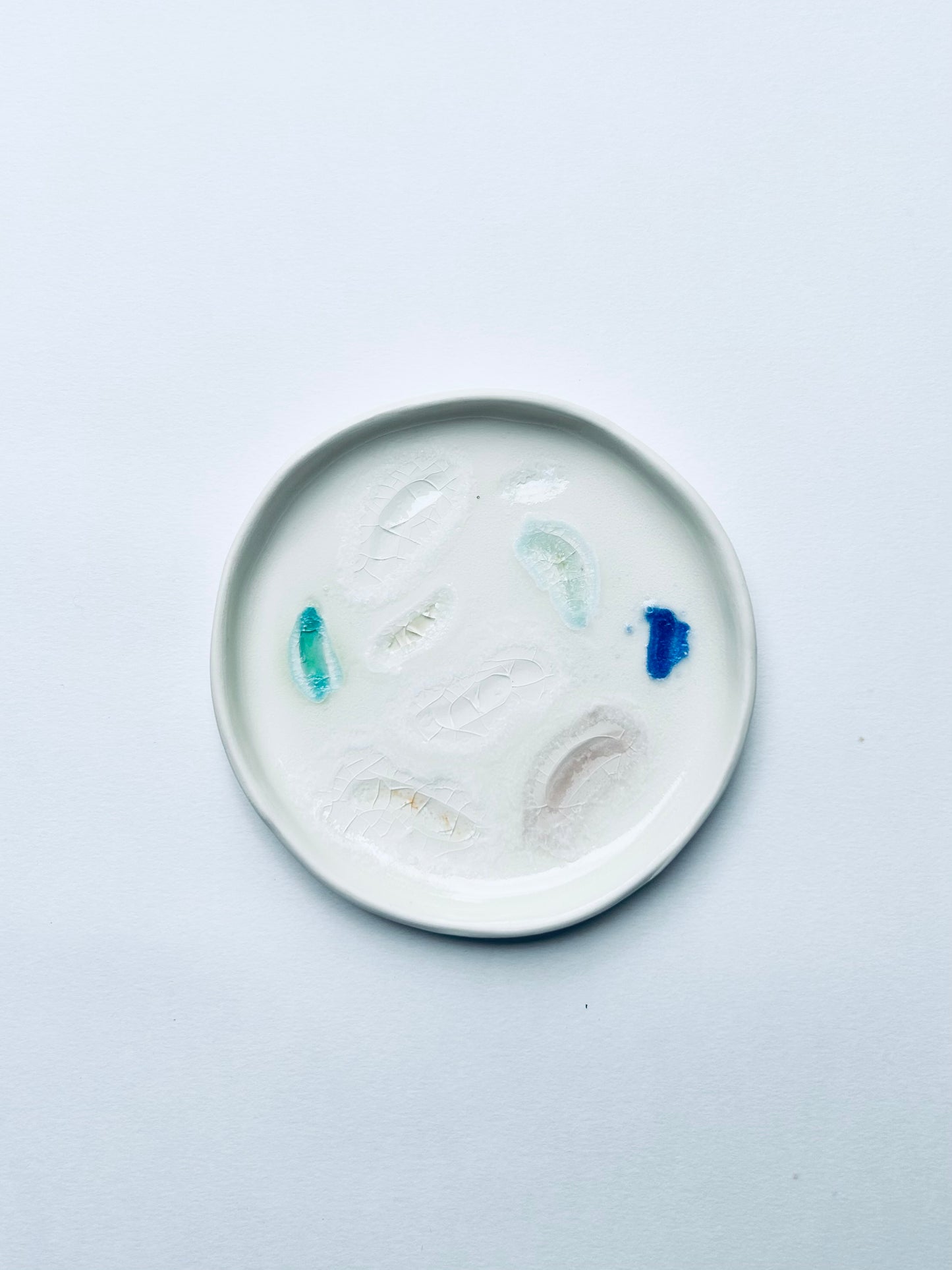 Glassy dish