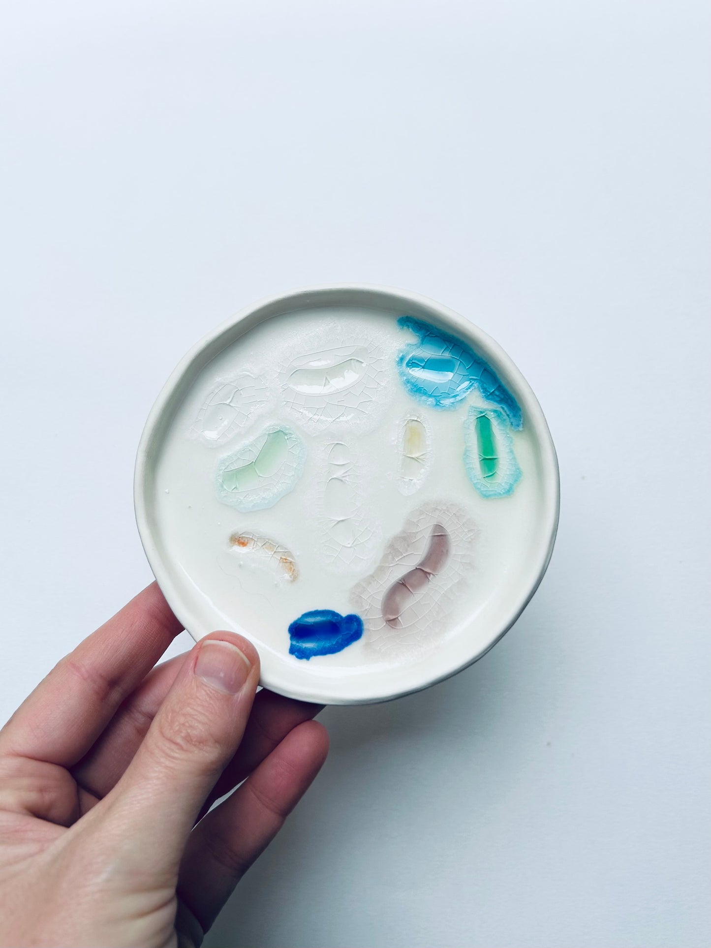 Glassy dish