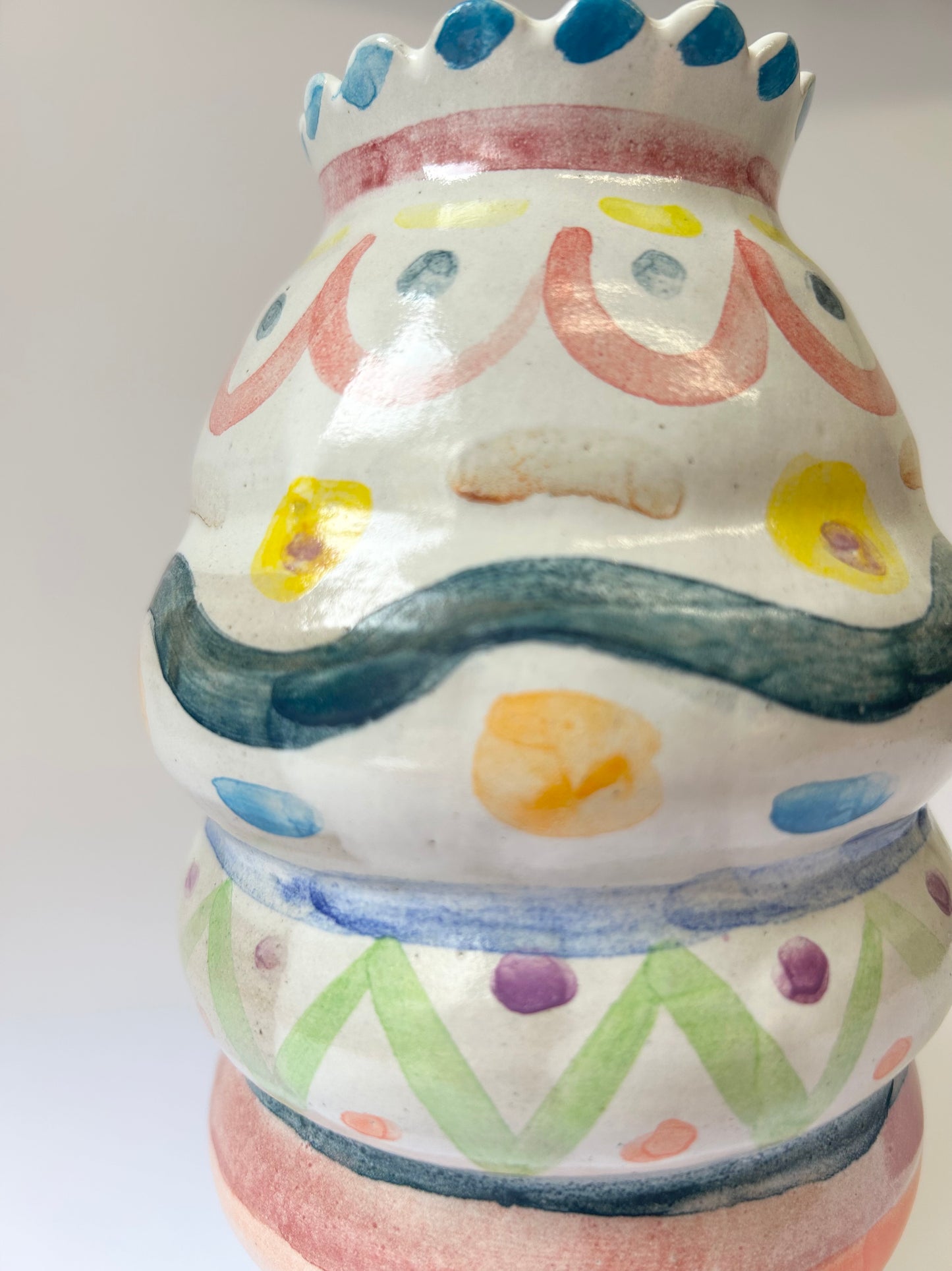 Scalloped edge colourful vase